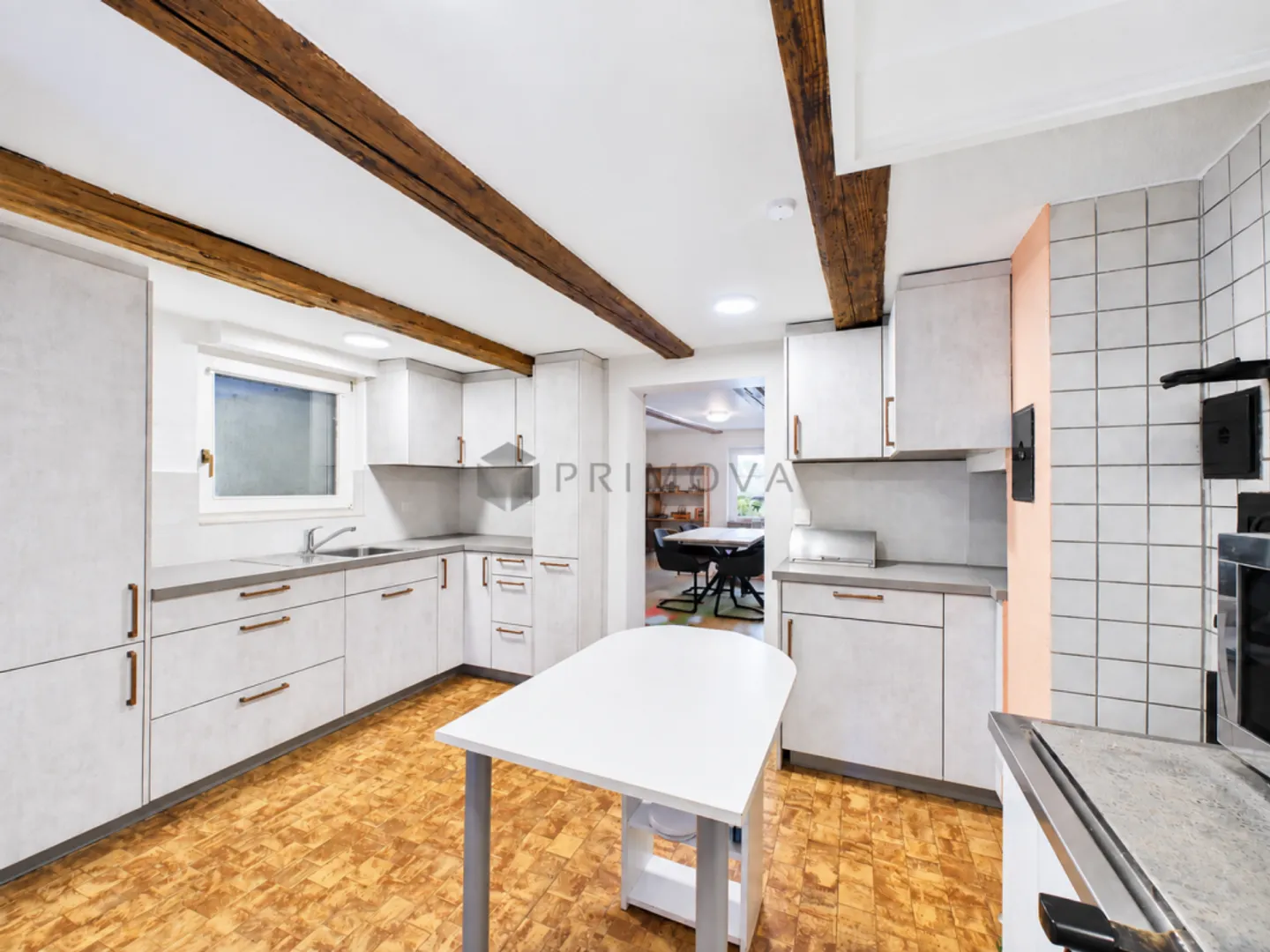 Modernisiertes Zweifamilienhaus mit Weitblick, Doppelgarage und viel Platz - Photo 6 of 13