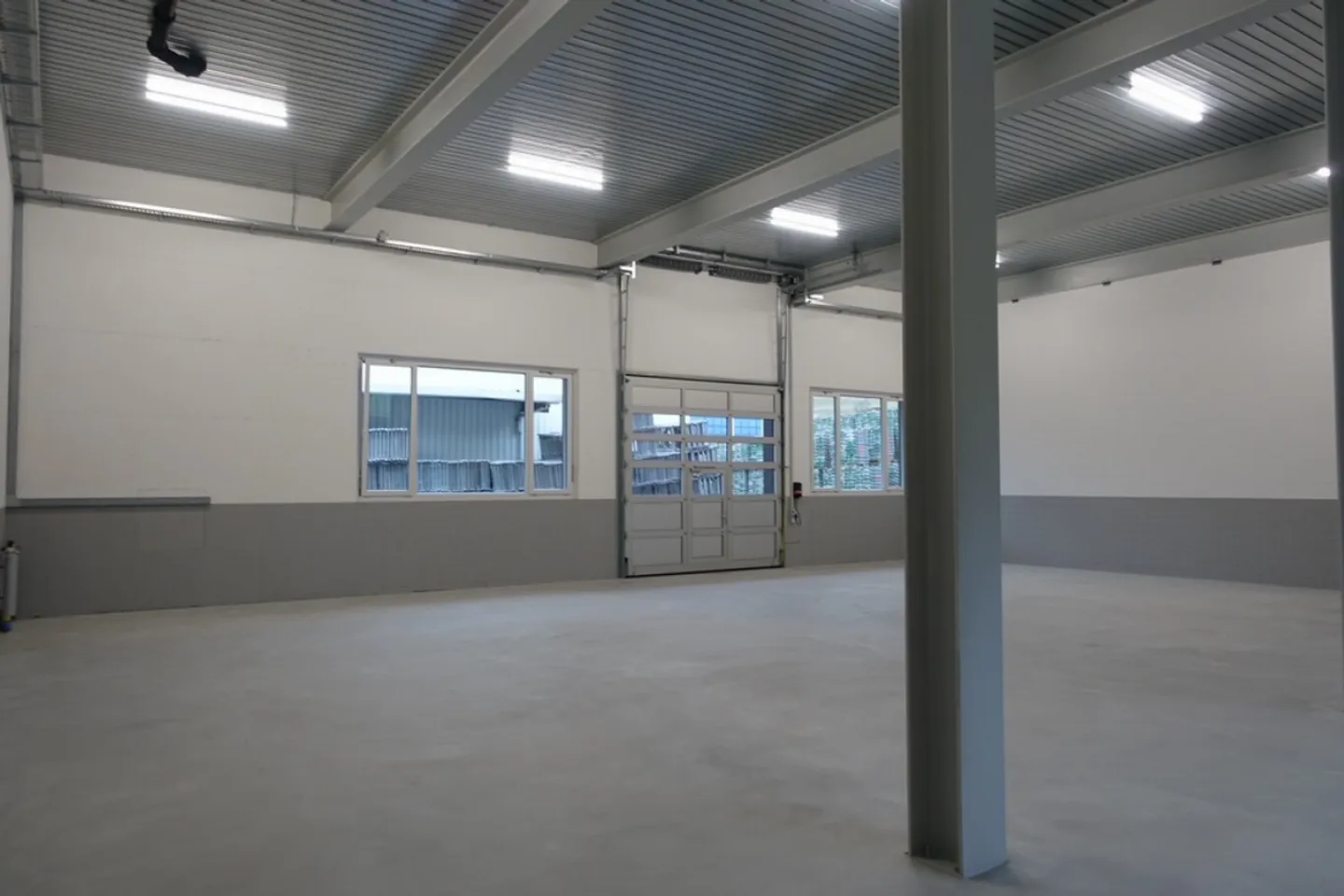 Modern commercial space in an attractive commercial location in Lucerne North - Photo 2 of 10