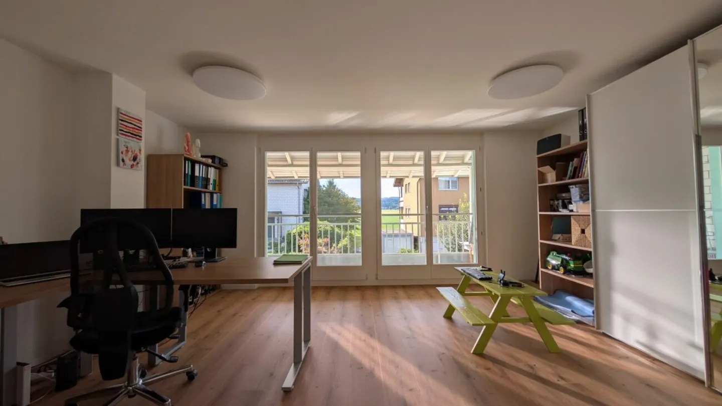 Maison de famille en rangée de 6,5 pièces avec jardin et aménagement moderne - Photo 5 sur 10