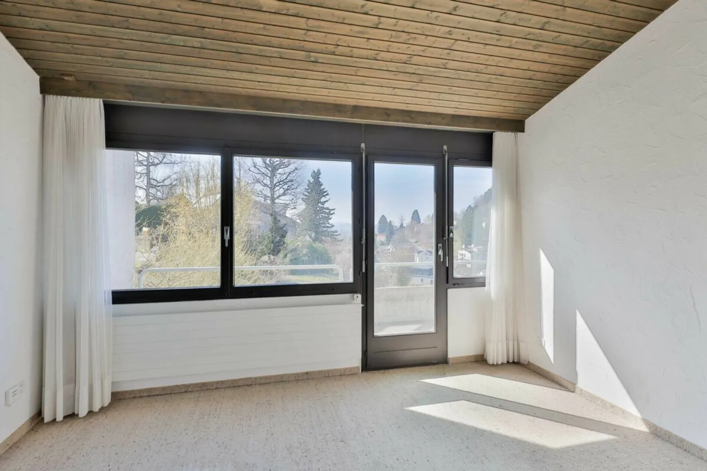 Familienfreundliches Reiheneinfamilienhaus an verkehrsarmer Lage mit schöner Aussicht - Photo 8 of 12