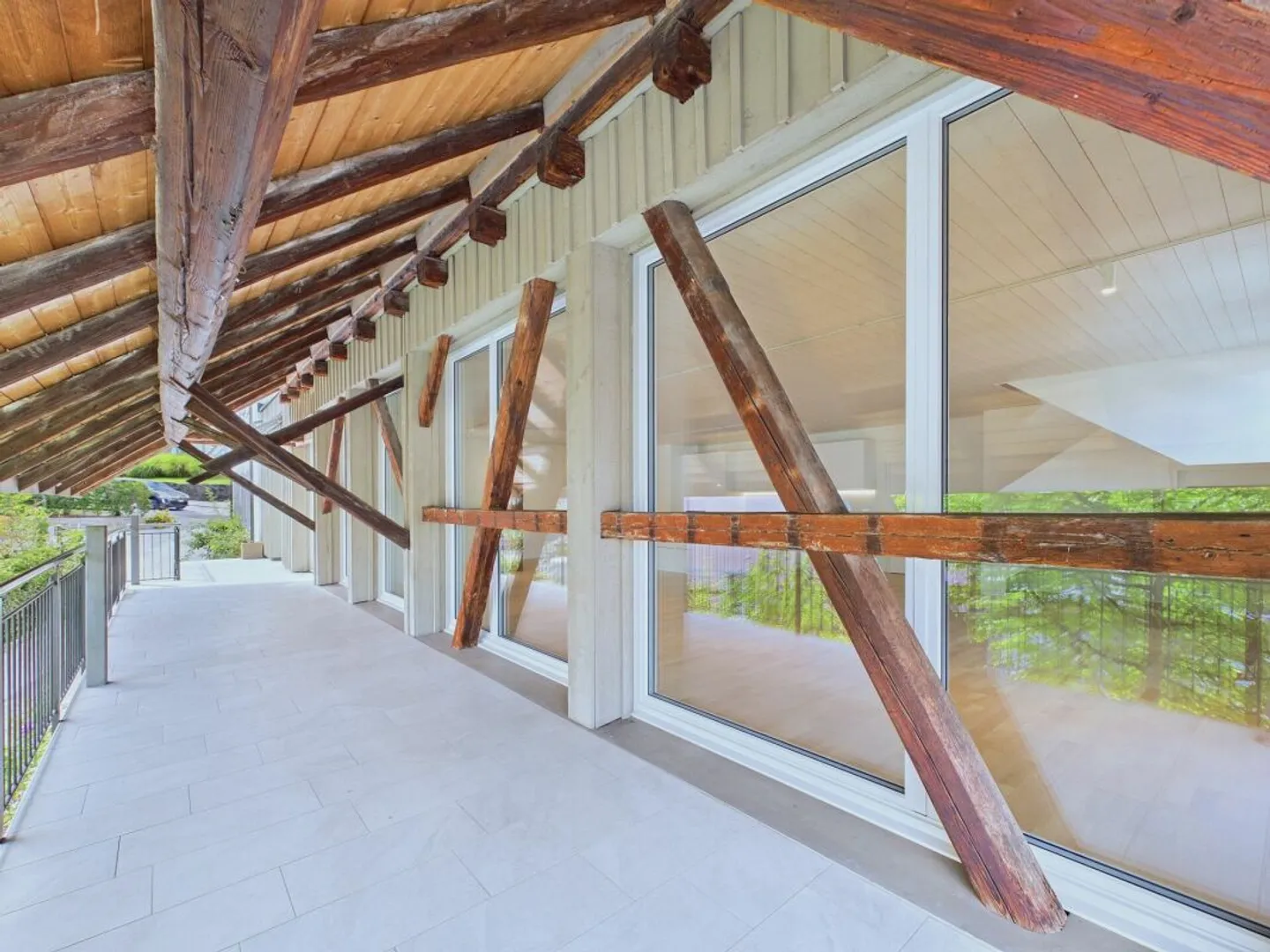 Appartement duplex élégant à Thalwil - 165 m² d'espace de vie avec charme historique et confort moderne - Photo 8 sur 13
