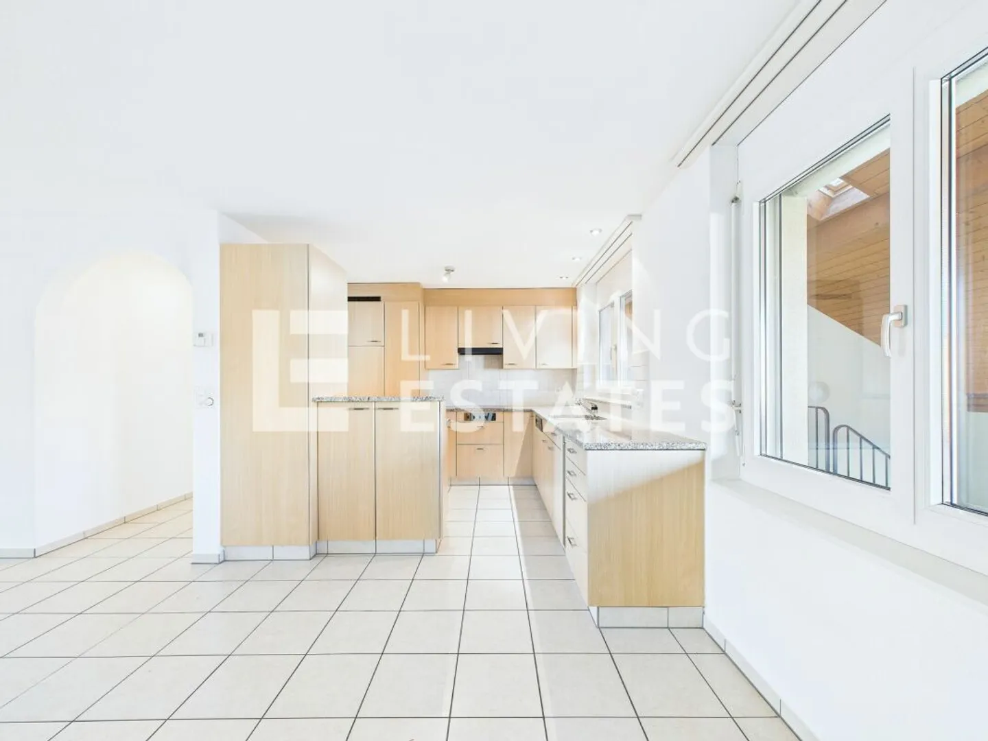 GROSSZÜGIGES WOHNEN MIT KOMFORT UND AUSSICHT - Photo 4 sur 13