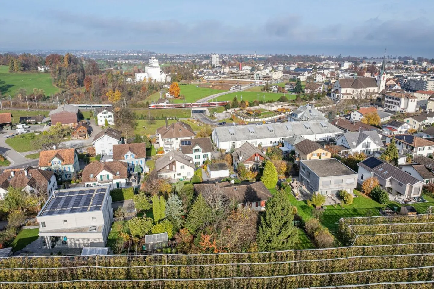 Entwicklungsareal mit Bestandesobjekt mit Seesicht - Foto 3 von 6