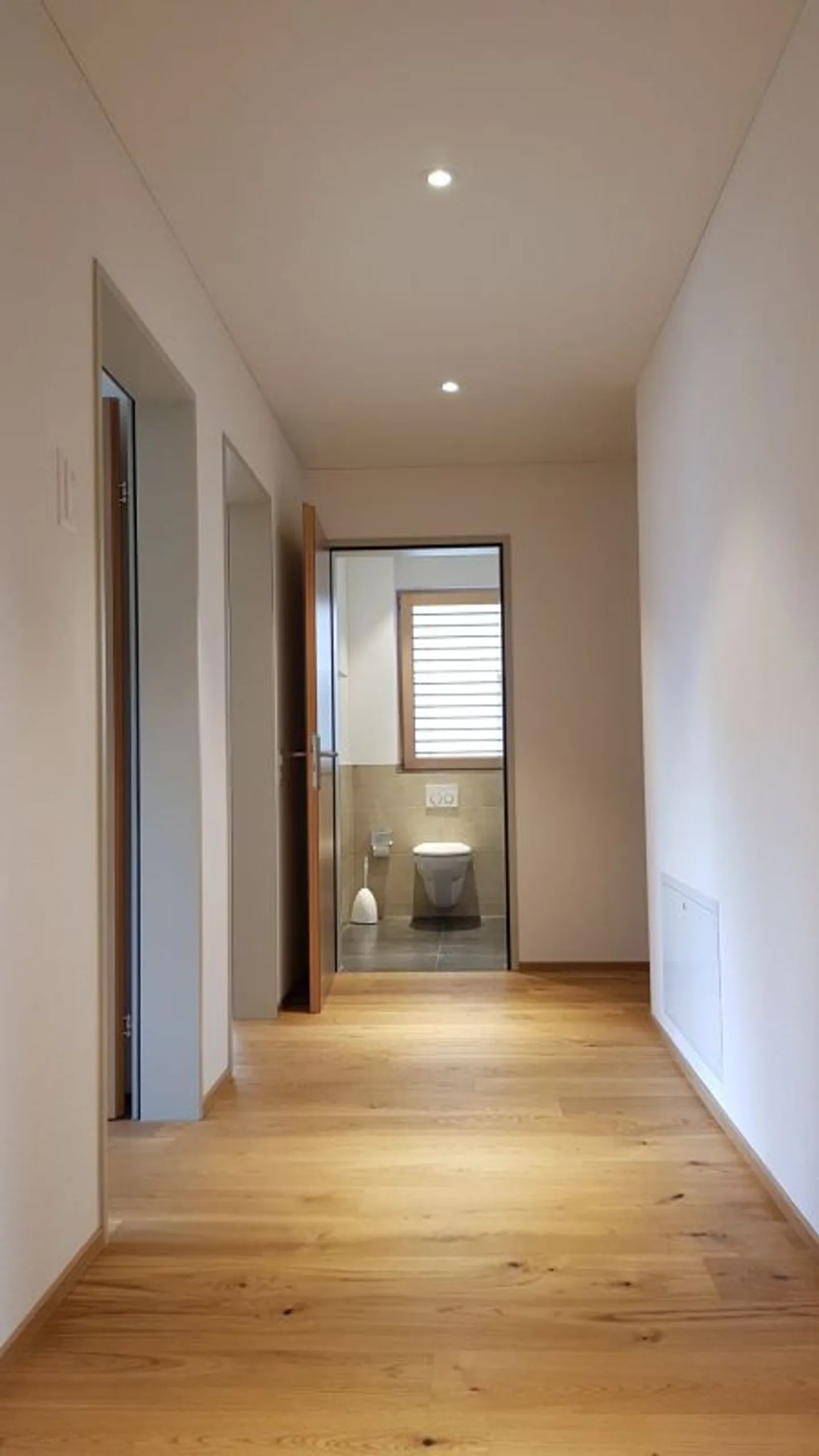 Appartement de 4,5 pièces presque neuf avec un haut niveau de finition et un balcon - Photo 8 sur 10