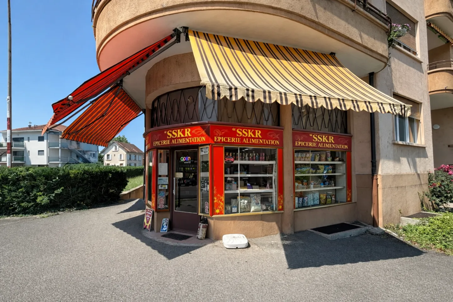 Spazio commerciale appartamento di 2,5 stanze - Foto 1 di 8