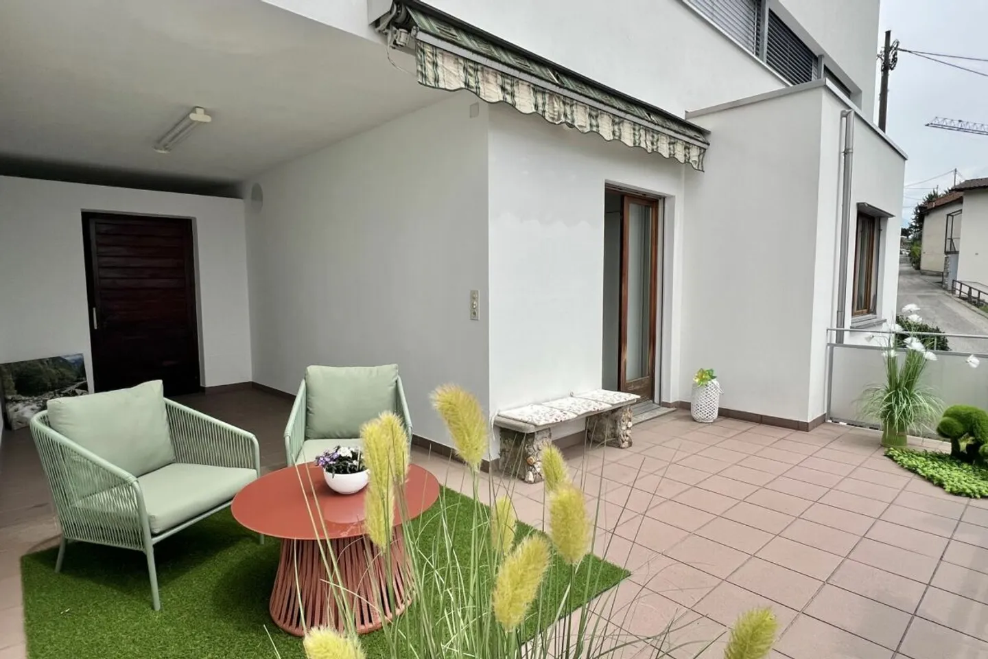 Appartement 4,5 pièces dans une maison bifamiliale avec vue sur le lac à 180°, grande terrasse ensoleillée et jardin privé - Photo 12 sur 13