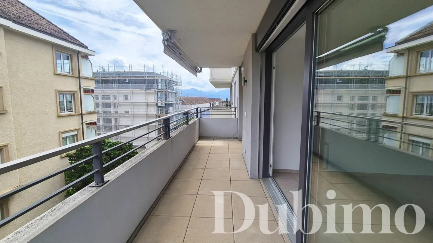 APPARTEMENT DE 2.5 PIÈCES AVEC BALCON À LAUSANNE - Photo 9 sur 13