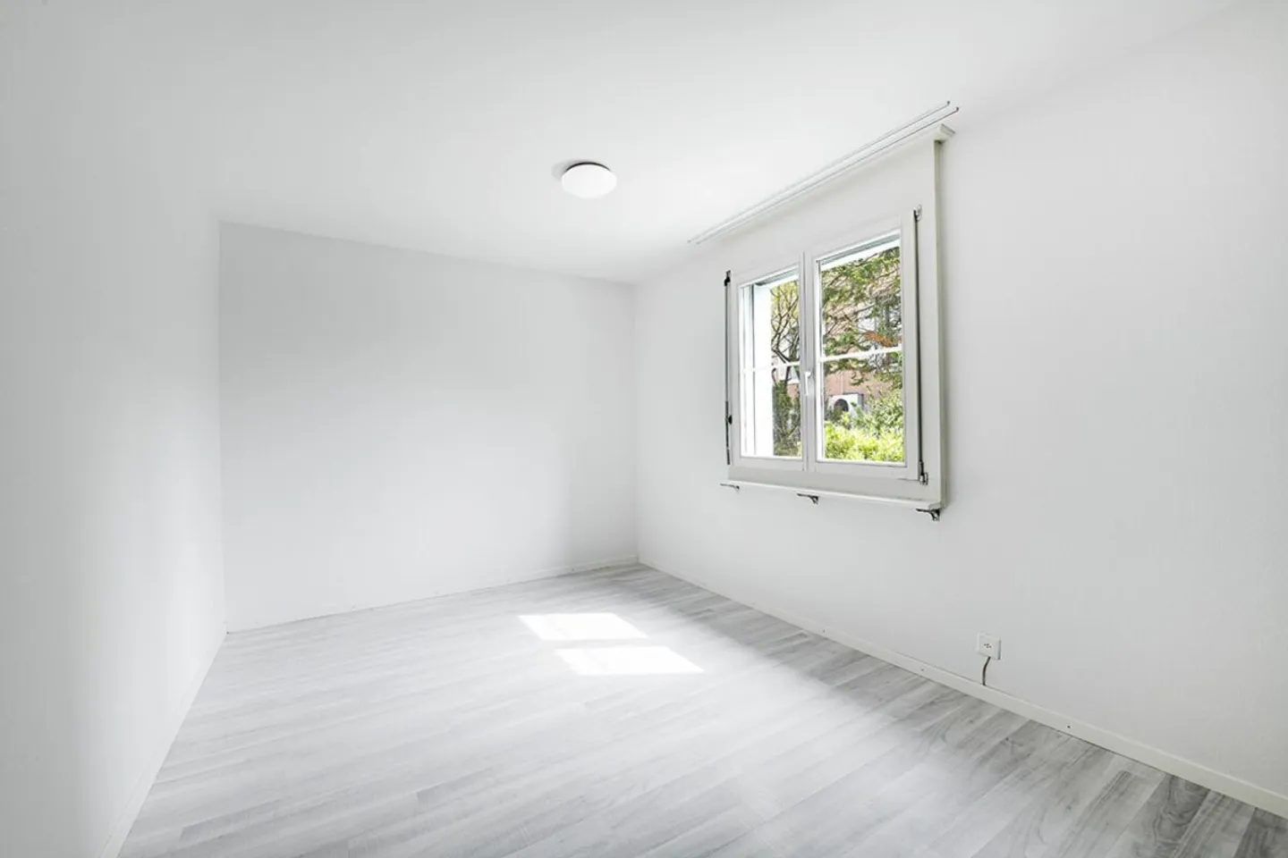 Attractive 3.5-room garden apartment with spacious outdoor seating area - Photo 5 of 11