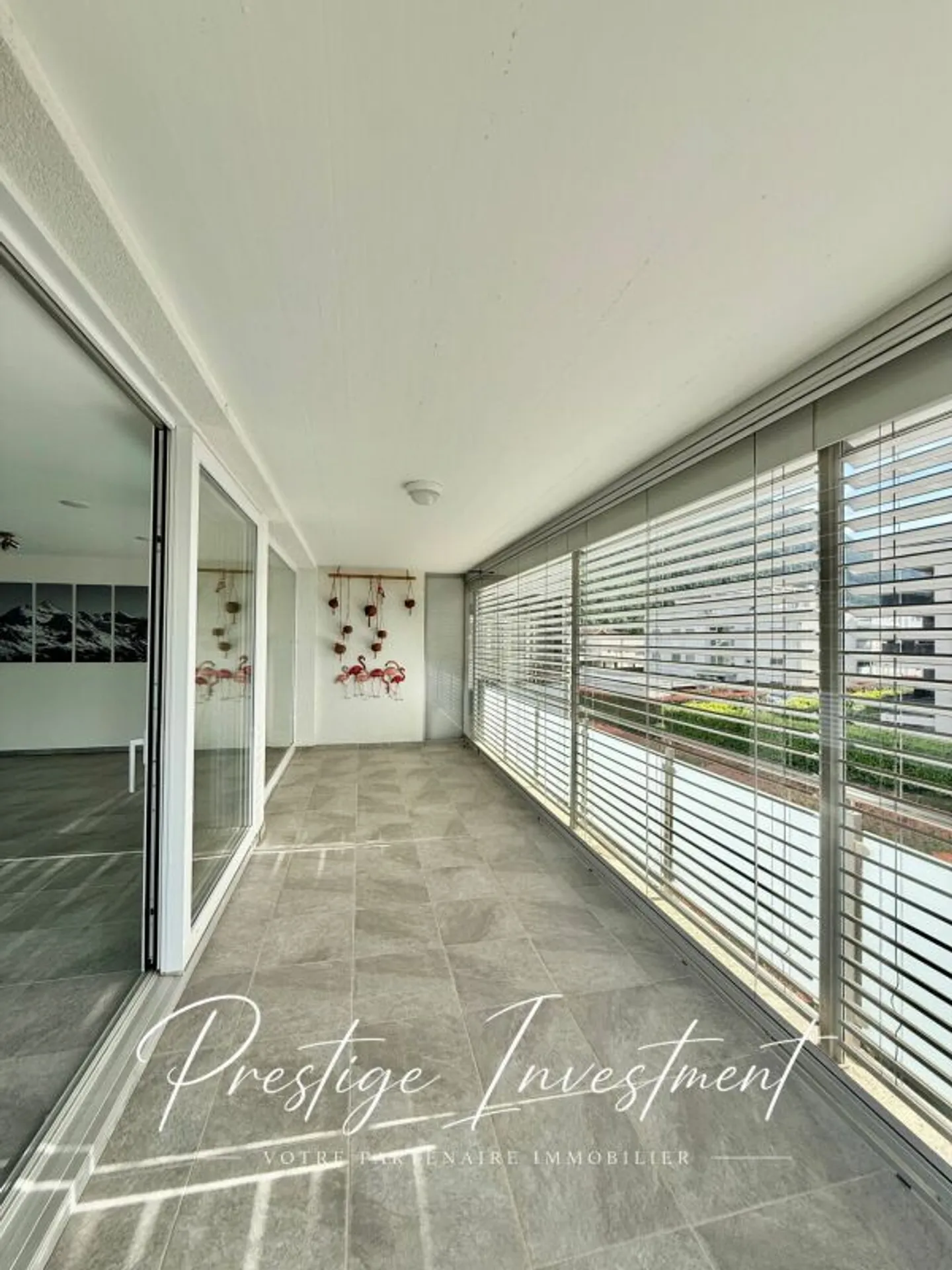 BRIGHT APARTMENT WITH TERRACE OF 5.5 ROOMS & 148 M2 APROZ - Photo 6 of 13