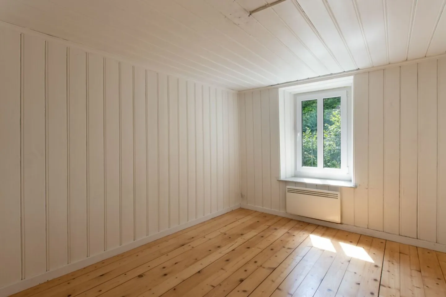 Spacious Single Family Home - Photo 8 of 11