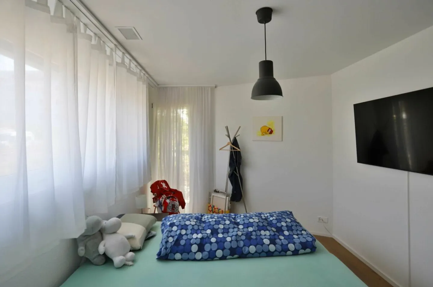 Modern living comfort just a few steps from Lake Zurich - Photo 6 of 9