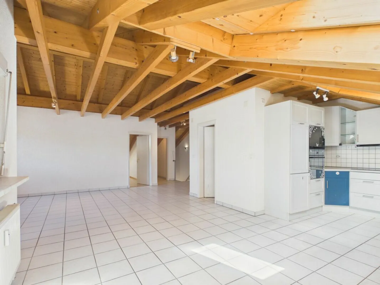 Incantevole appartamento di 2,5 locali con vista panoramica - Foto 2 di 13