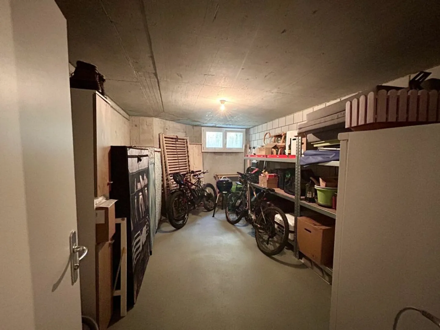 3.5-room apartment near recreational area with stove, balcony and garage - Photo 10 of 11