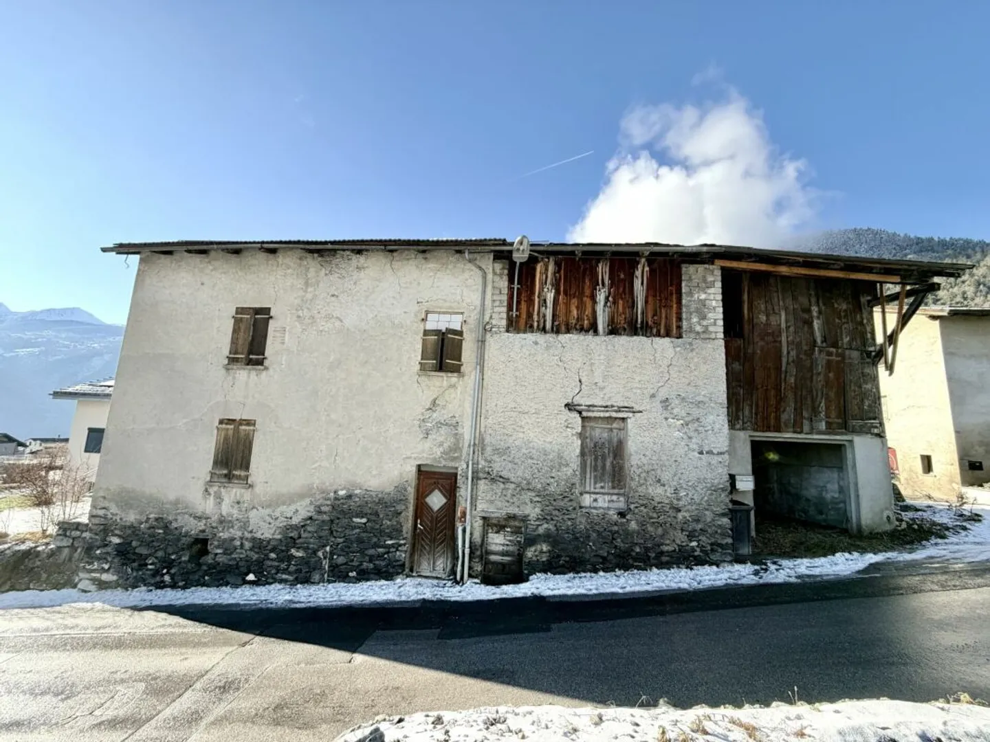 Casa da ristrutturare nel centro di Chamoson, venduta con permesso di costruzione - Foto 3 di 13