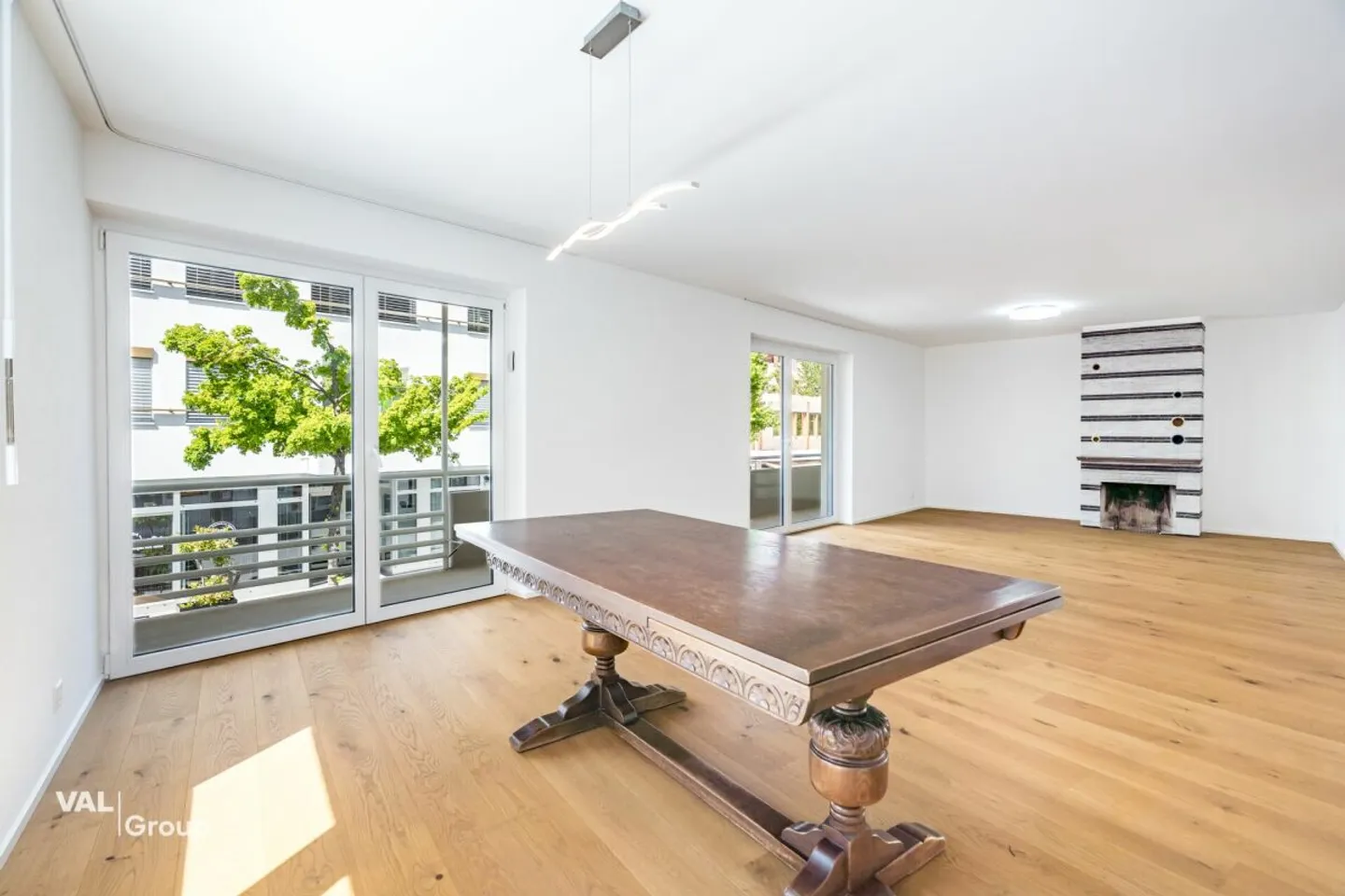 Exclusive 5.5-room apartment with single-family home character - prime location - Photo 1 of 13
