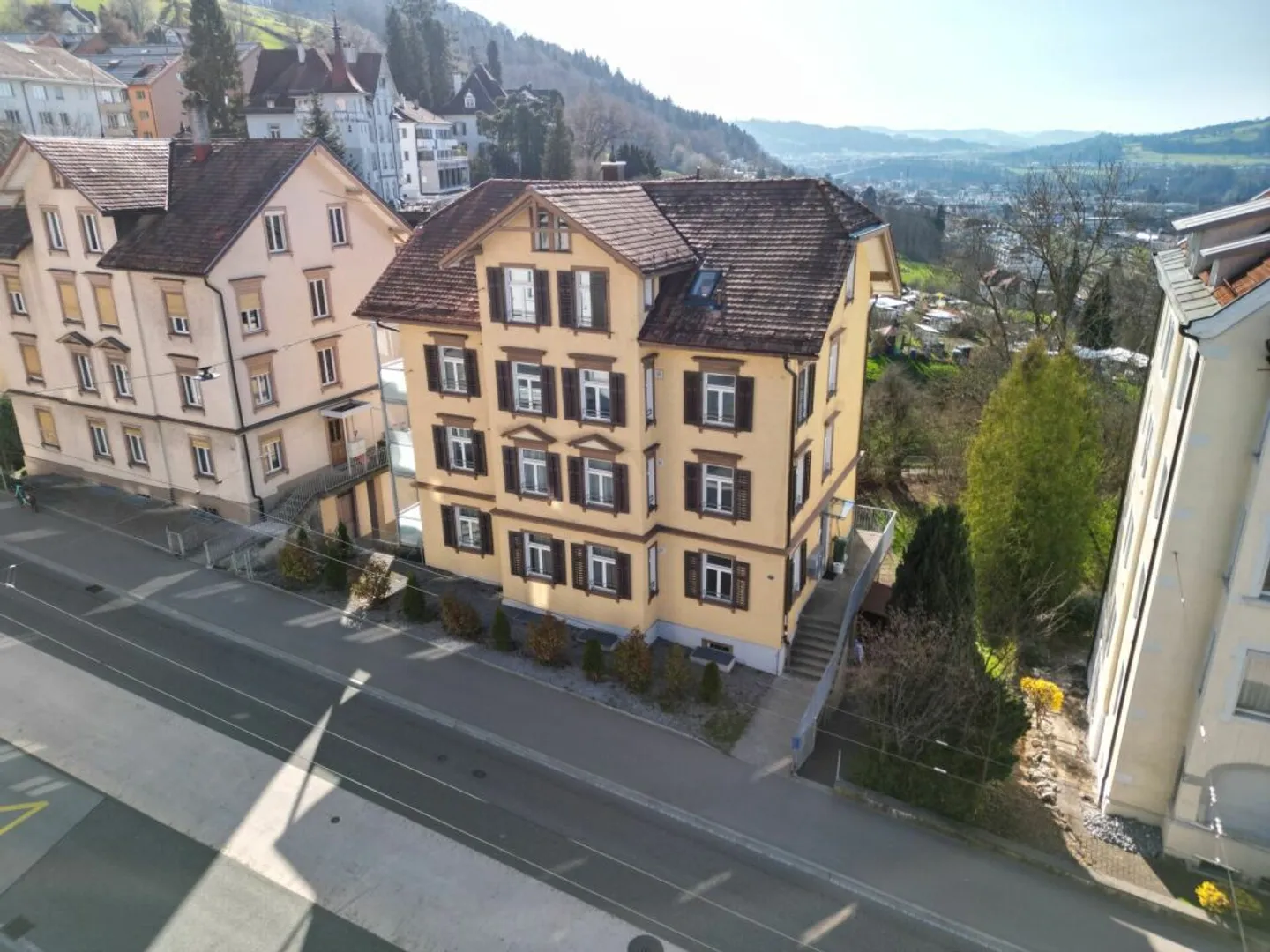 Wohnhaus mit Anbaupotential - Foto 1 von 5