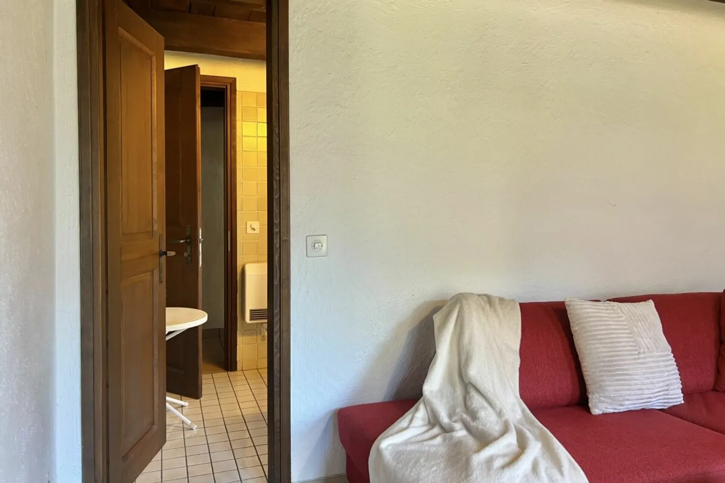 Charming Rustic House with Large Plot and Beautiful Lake View - Photo 10 of 13