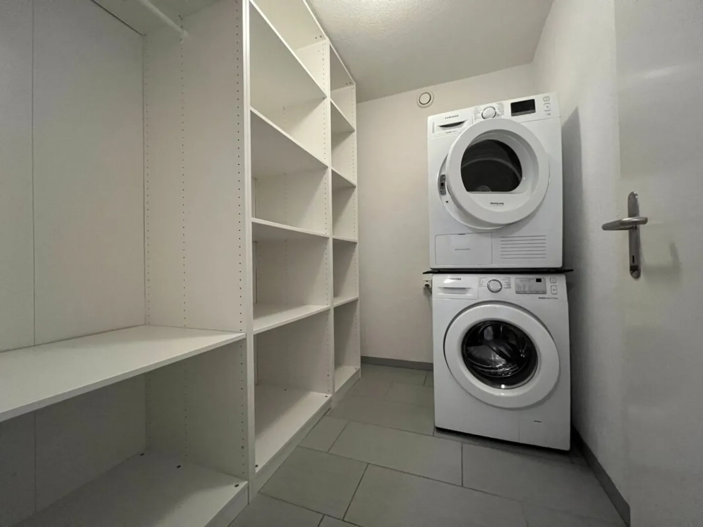 Geräumige und moderne 2.5 Zimmer Wohnung mit Balkon an ruhiger Lage - Foto 6 von 9