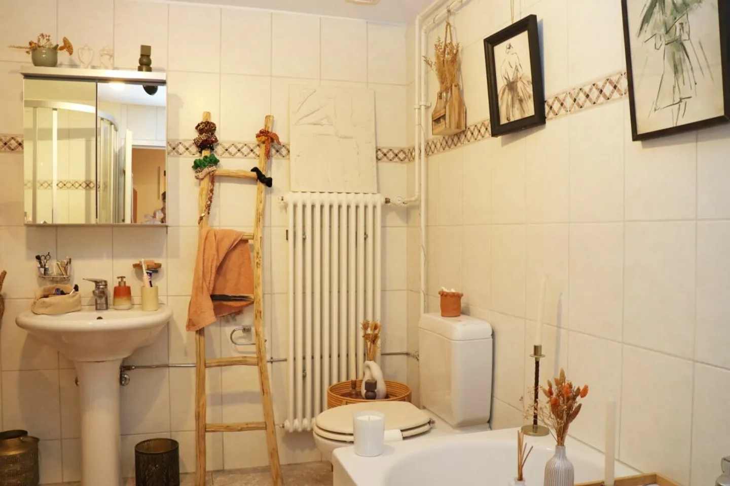 Ampio appartamento di 2,5 locali con grande terrazza nel centro di Sissach - Foto 6 di 9