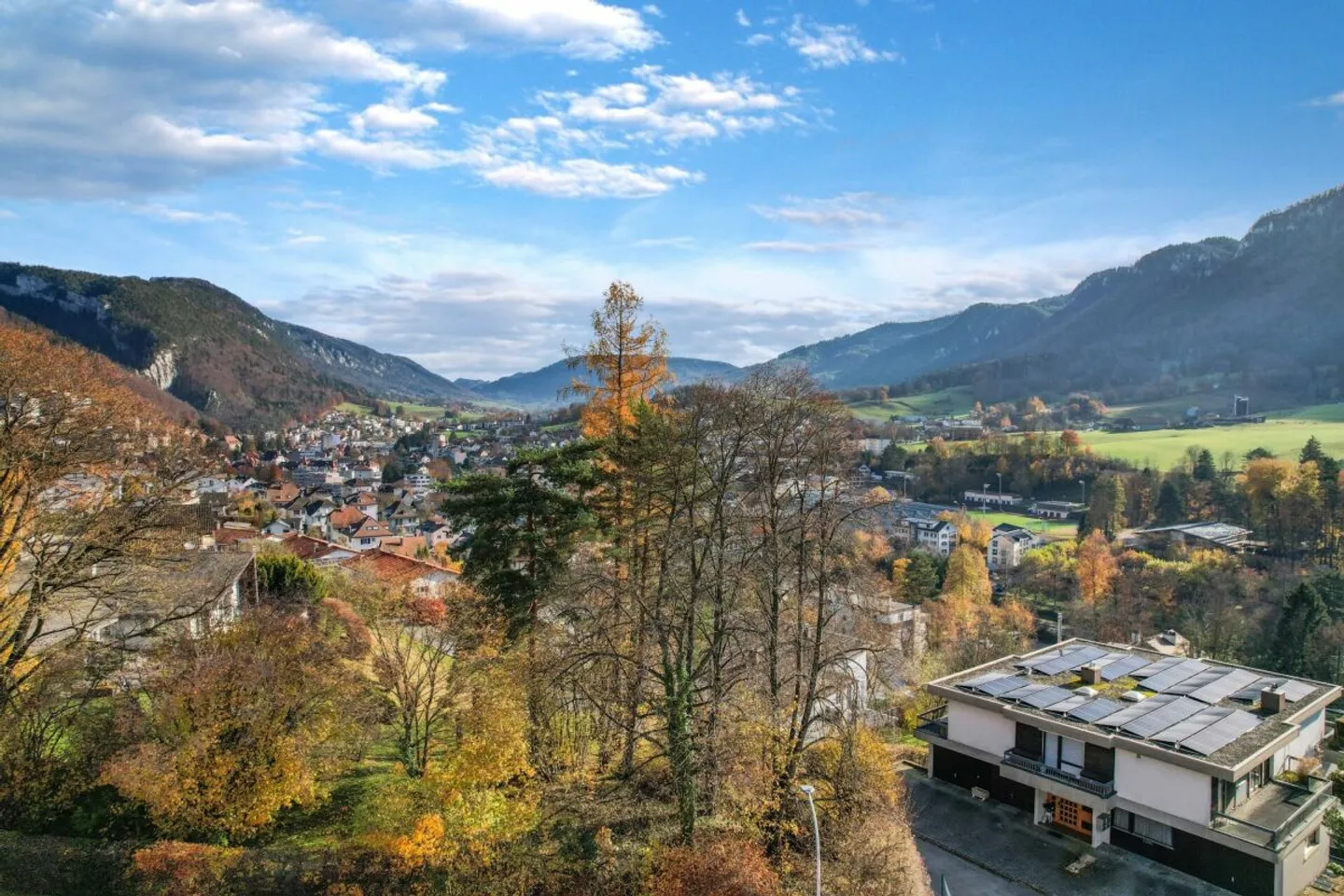 Duplex unter dem Dach mit privatem Aufzug - geräumig, hell und voller Potenzial - Foto 13 von 13