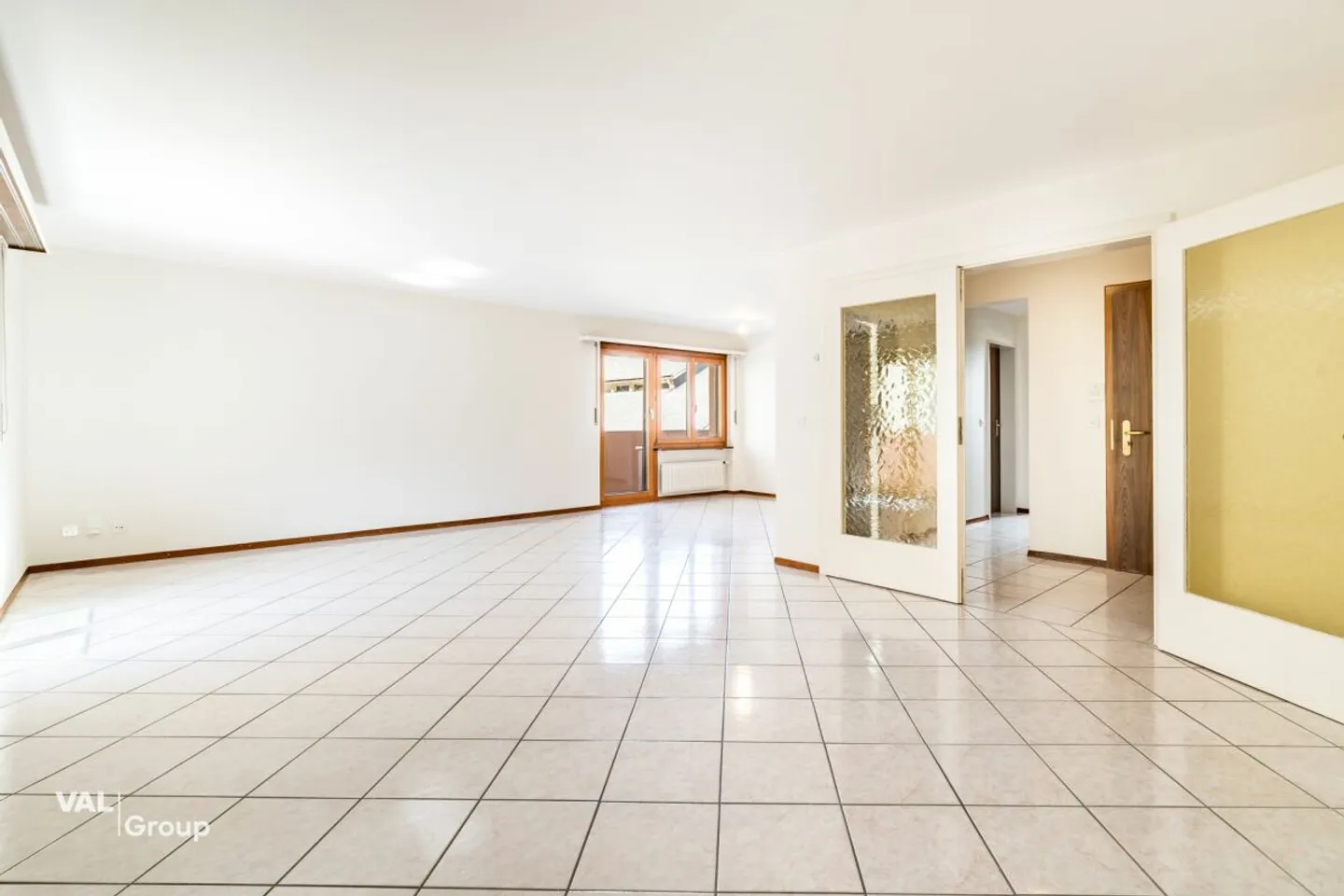 Spacious Living in a Central Location in Brig-Glis - with Balconies on All Sides - Photo 6 of 13