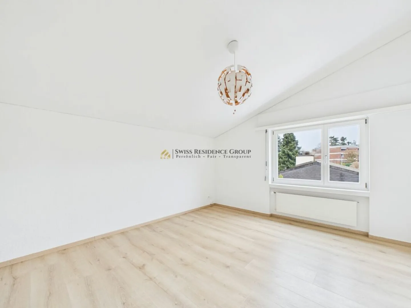 Spacious Single-Family Home with Surroundings in a Top Location - Photo 10 of 13