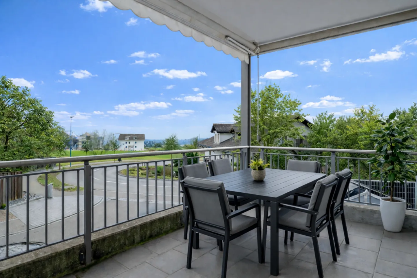 Charming Apartment with a View in Oberwil-Lieli - Photo 2 of 7