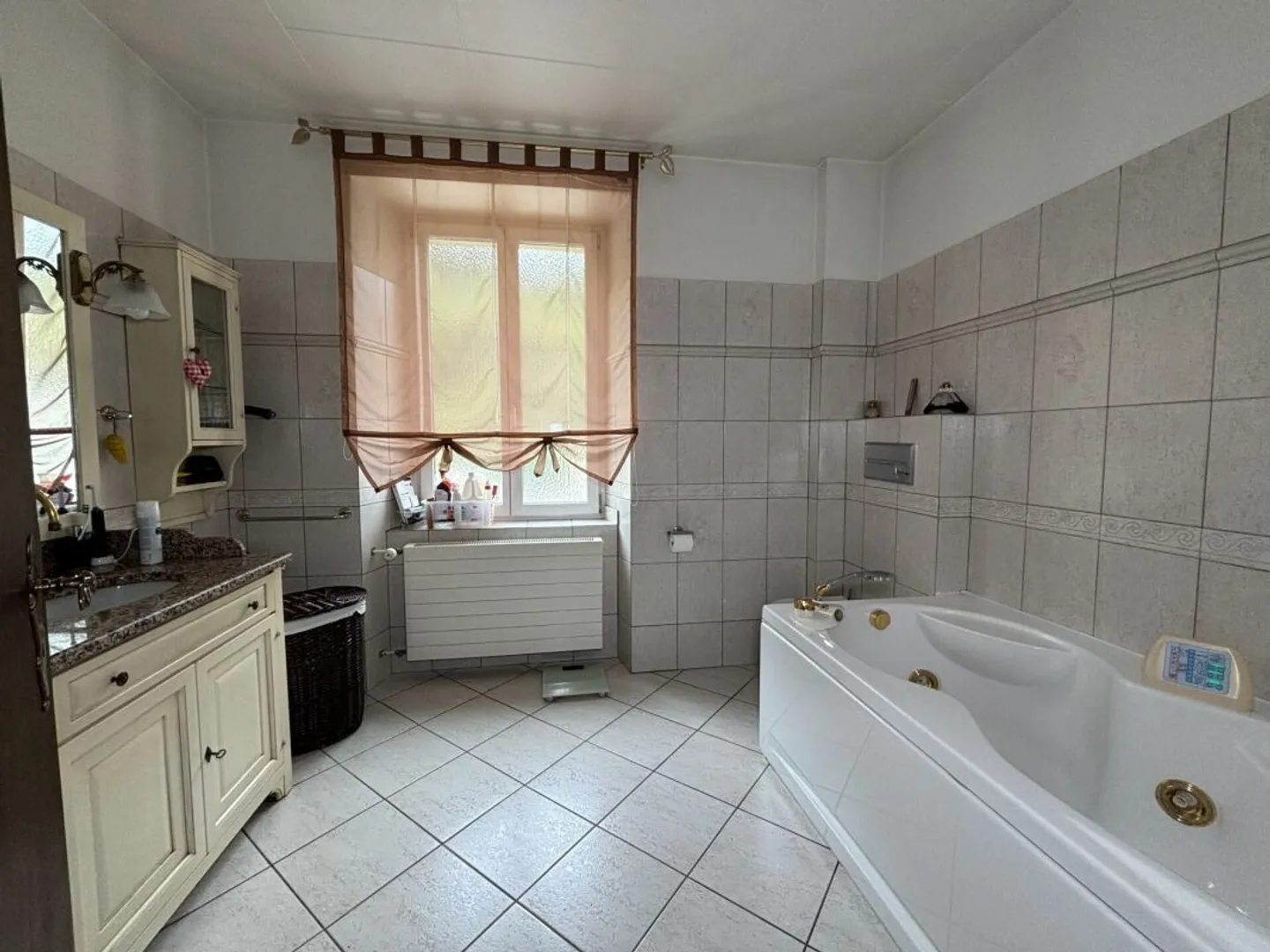 Affascinante casa indipendente di 8 stanze - Foto 10 di 13