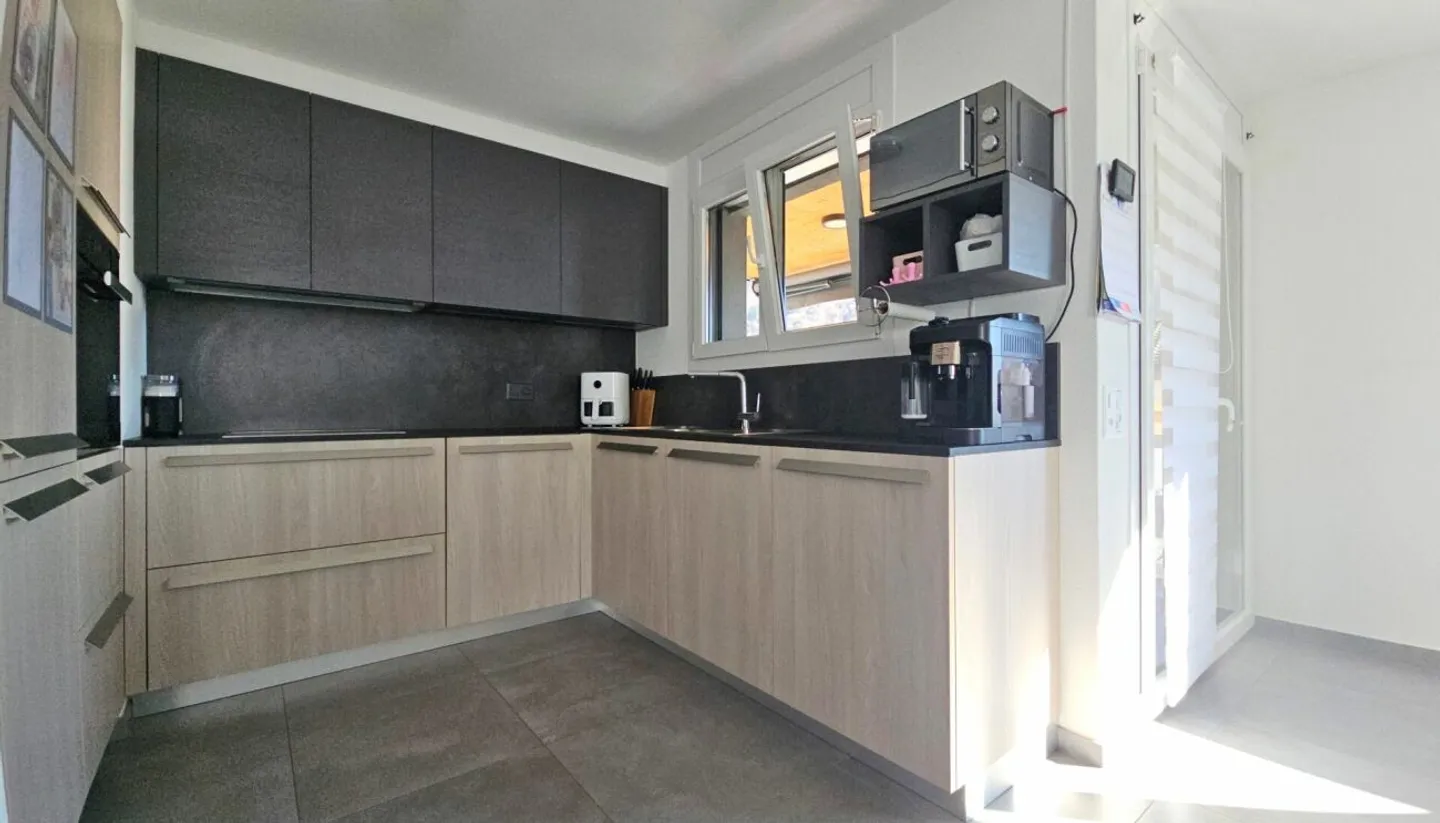 BEAUTIFUL 4.5-ROOM APARTMENT WITH GARDEN - Photo 4 of 13