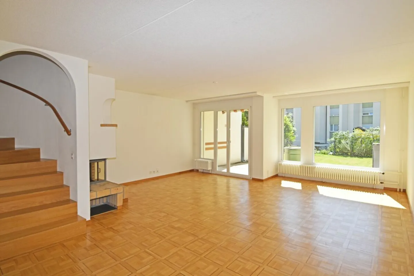 Charming Family House - Photo 4 of 13