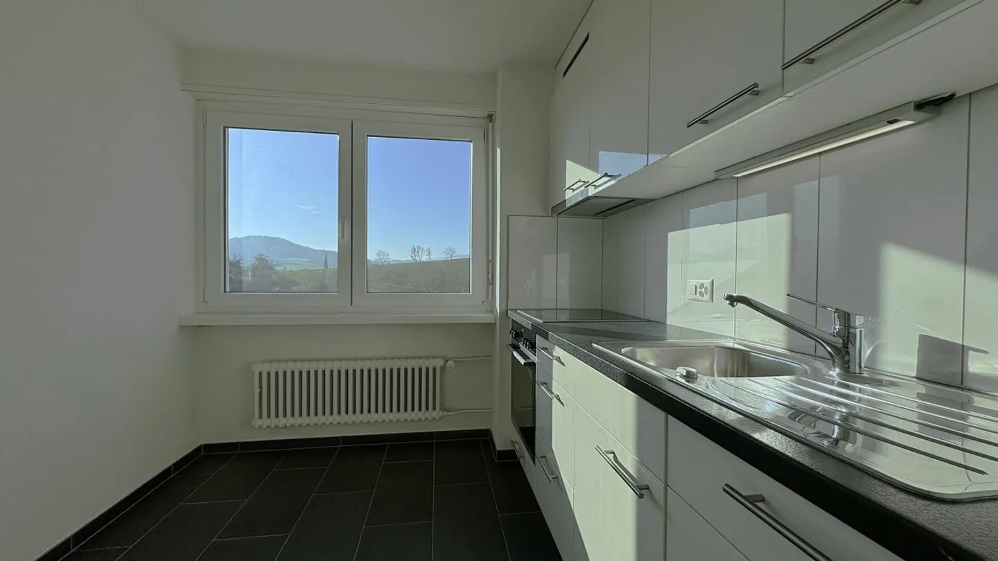 Bel appartement 3.5 pièces rénové avec vue à Delémont - Foto 5 di 13