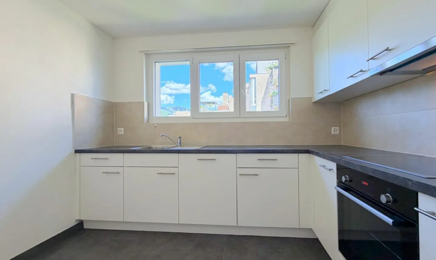 Appartamento moderno con 3 stanze a Delémont - disponibile immediatamente - Foto 1 di 9