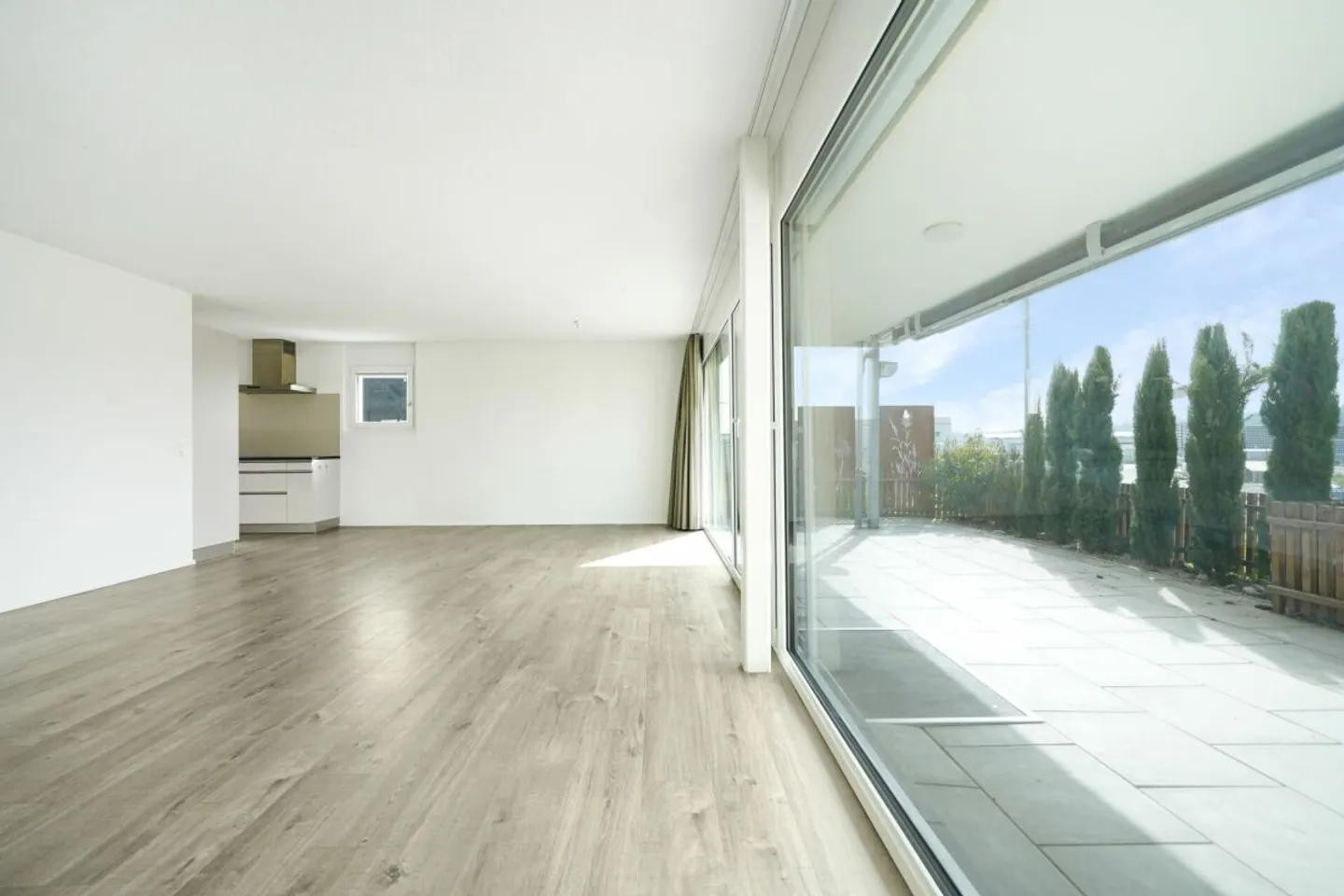 Là où les cœurs de famille s'épanouissent - 5,5 pièces avec accès au jardin - Photo 4 sur 13