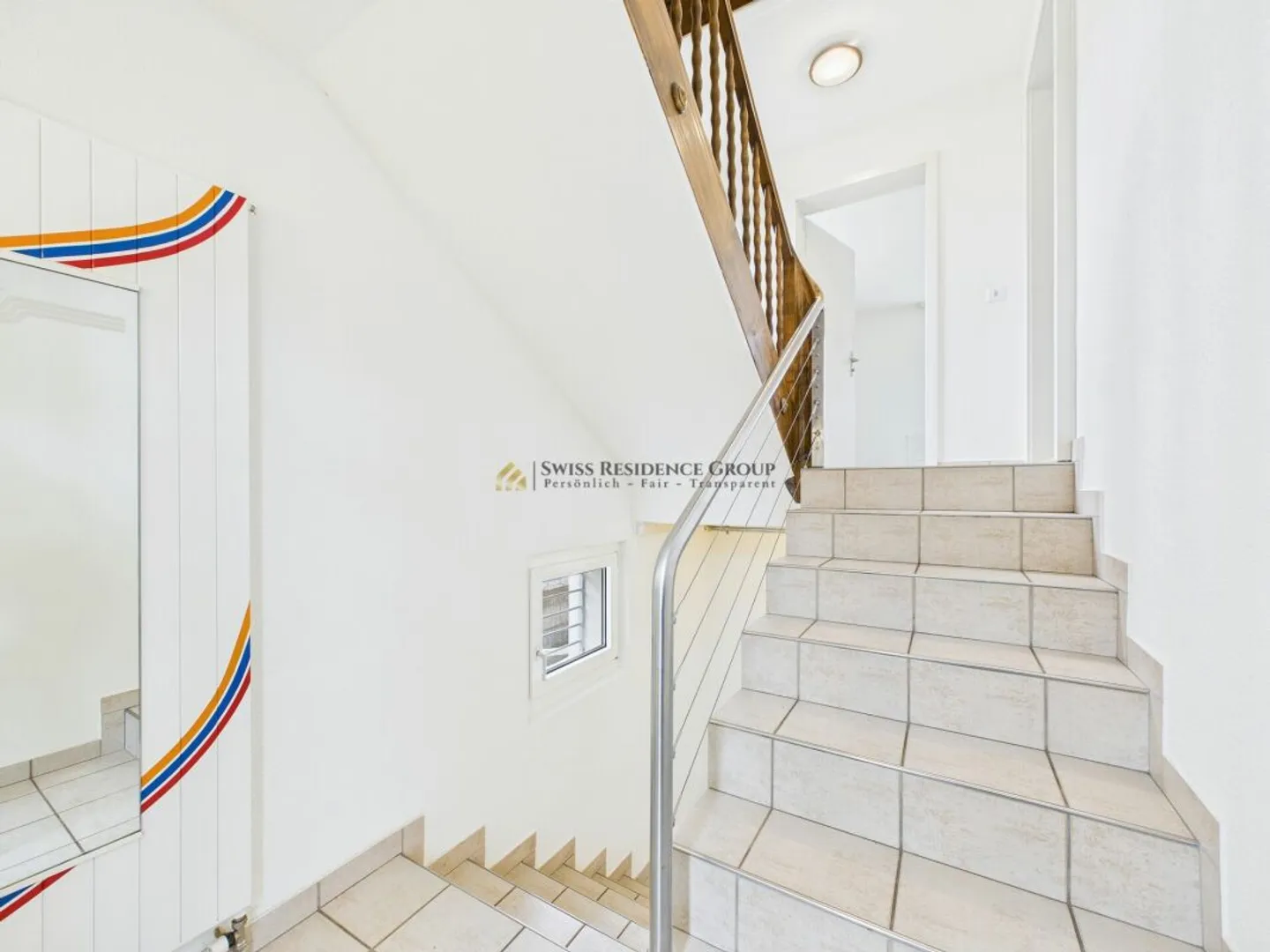 Vielfältiges Einfamilienhaus mit Gewerbemöglichkeit und Autolift - Foto 4 von 12