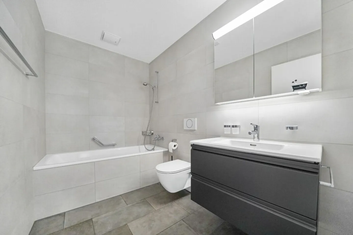 Là où les cœurs de famille s'épanouissent - 5,5 pièces avec accès au jardin - Photo 11 sur 13