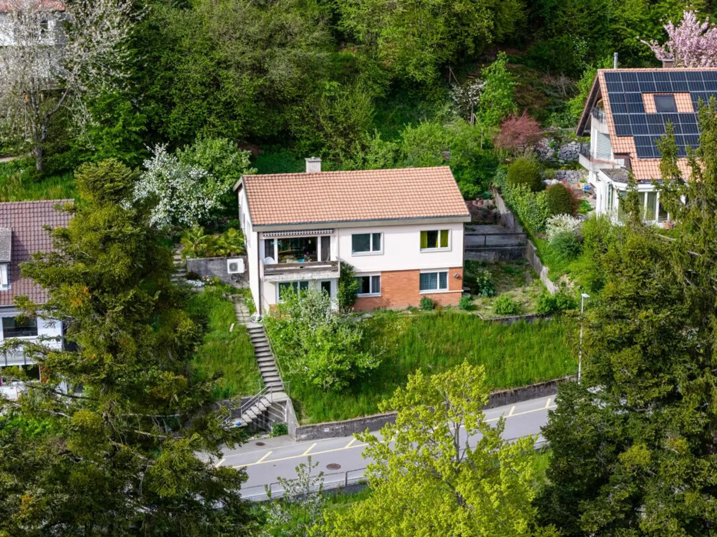 Maison individuelle avec appartement séparé et vue panoramique - Photo 1 sur 13