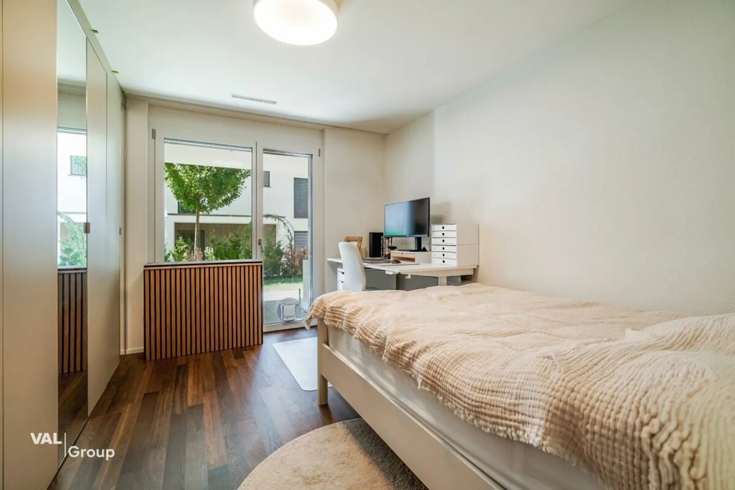 Hochwertige 3.5-Zimmer Gartenwohnung mit Smart Home und privatem Fitnessraum - Photo 4 of 12