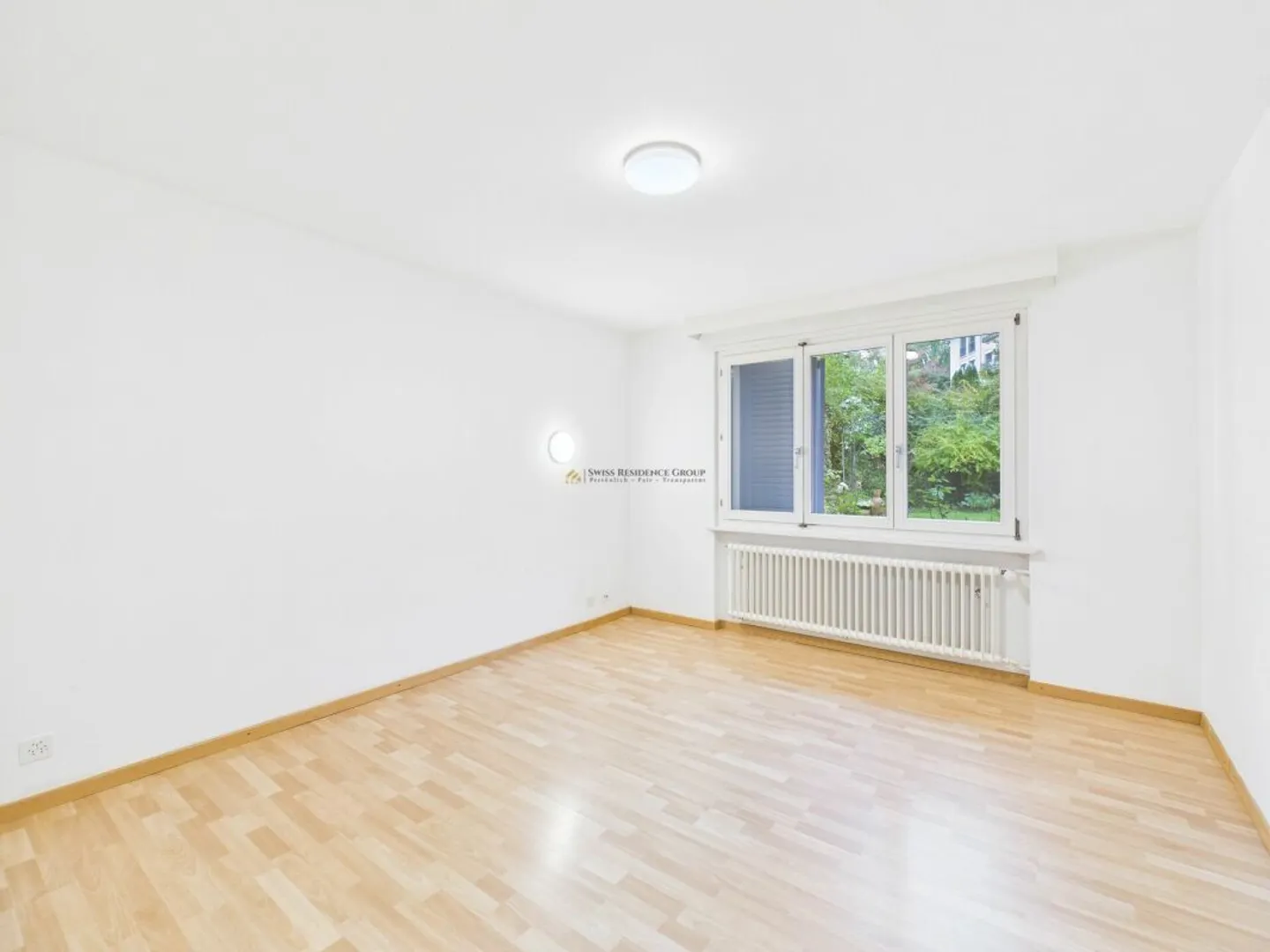 Exklusives 6.5-Zimmer-Einfamilienhaus mit grosszügigem Garten - Foto 3 di 13