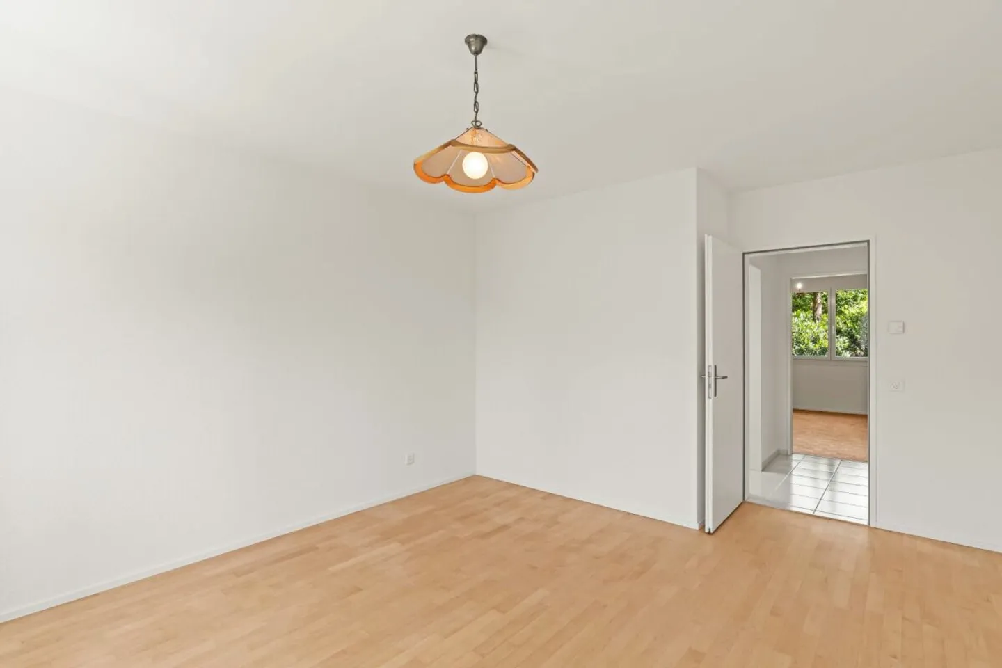 Sunny garden apartment in Oberwil - Photo 7 of 11