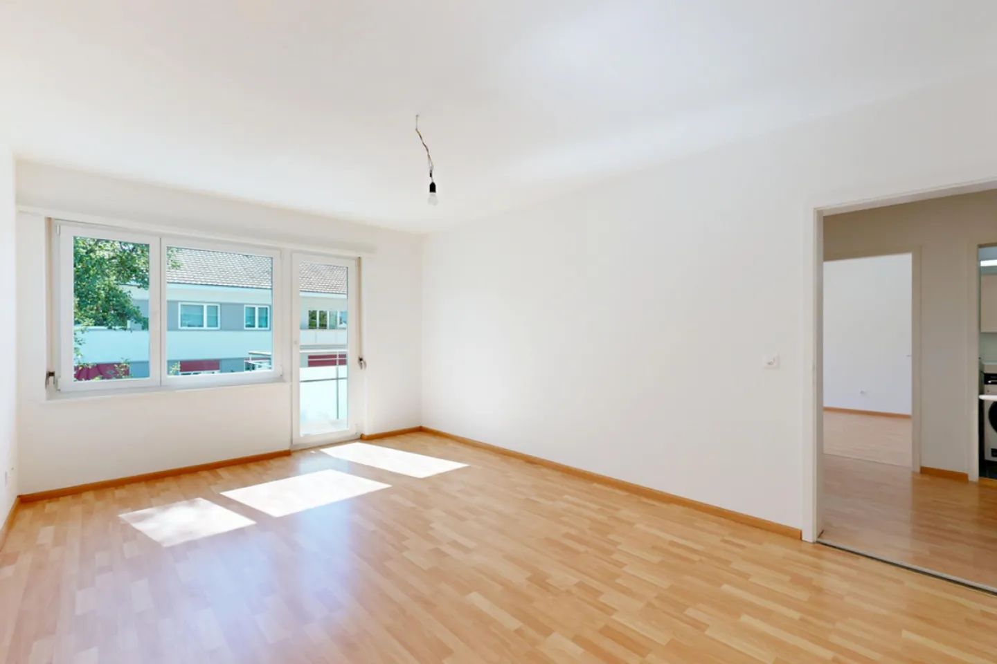 Cozy apartment with washer-dryer - Photo 1 of 9