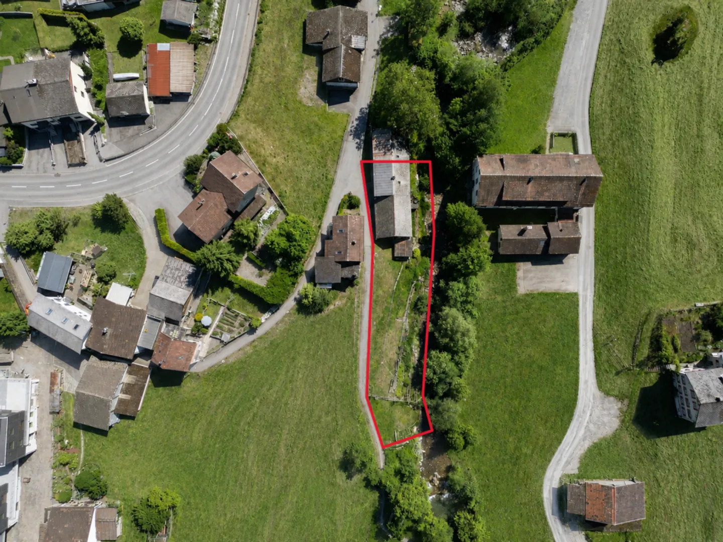 Casa bifamiliare con grande giardino in posizione tranquilla a Riedern GL - Foto 7 di 13