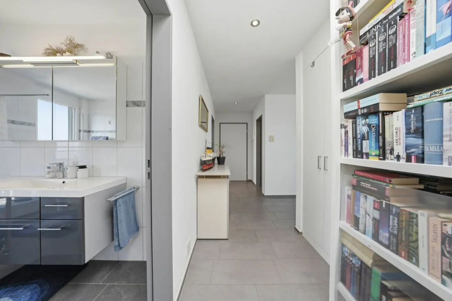 Stylish Attic Apartment with Views - Photo 8 of 13