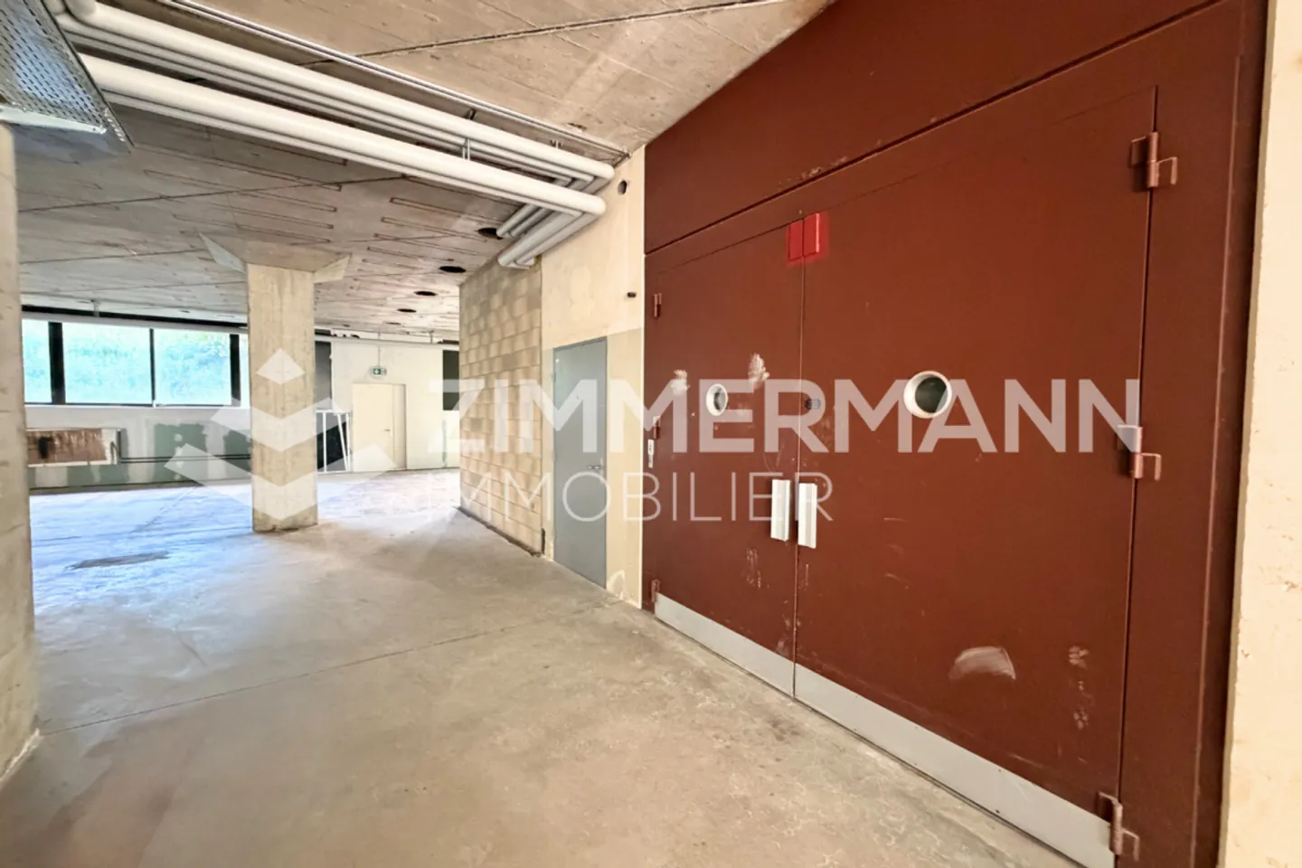 Ampio spazio commerciale di 350 m² a Ecublens - Uno spazio ad alto potenziale per la tua attività - Foto 2 di 10