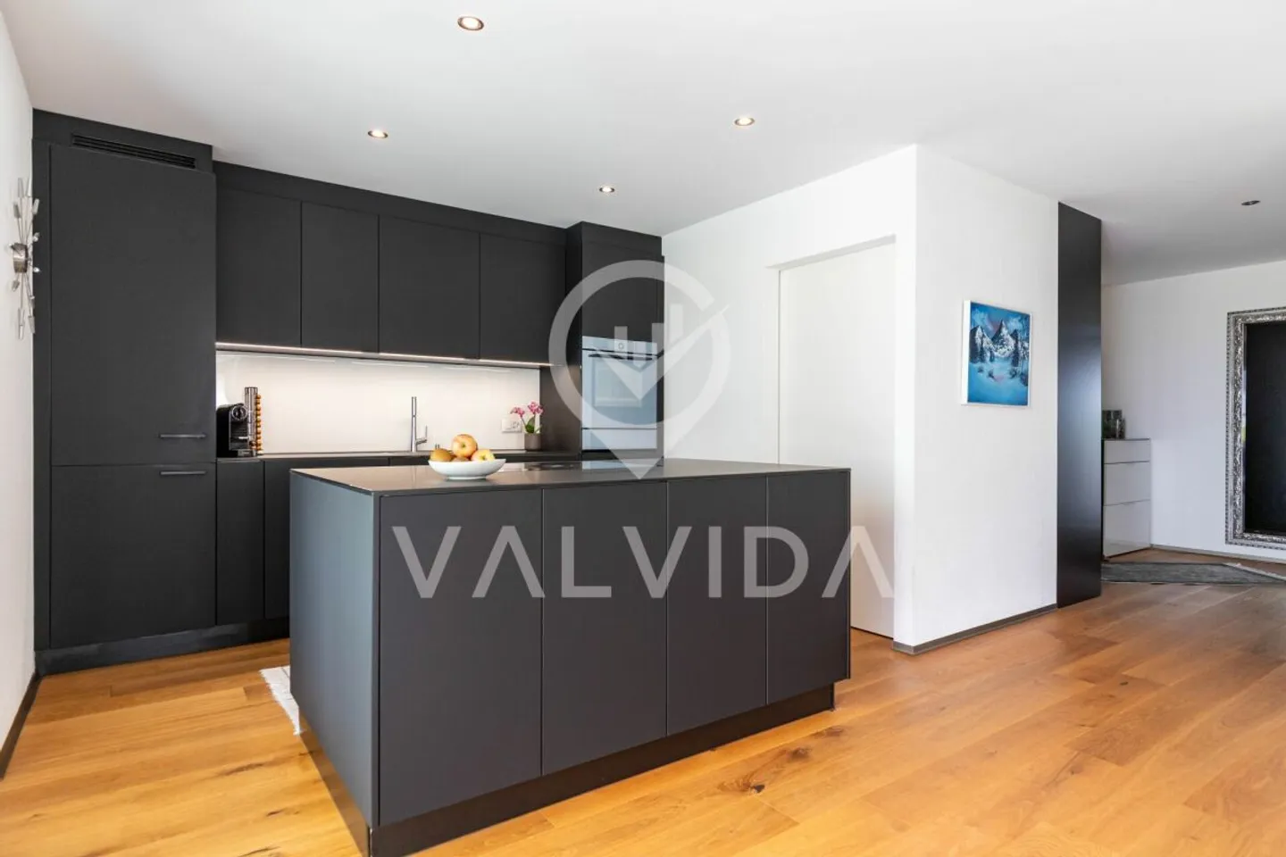 Moderne 5.5-Zimmerwohnung mit grosser Terrasse in Susten - Foto 5 von 13