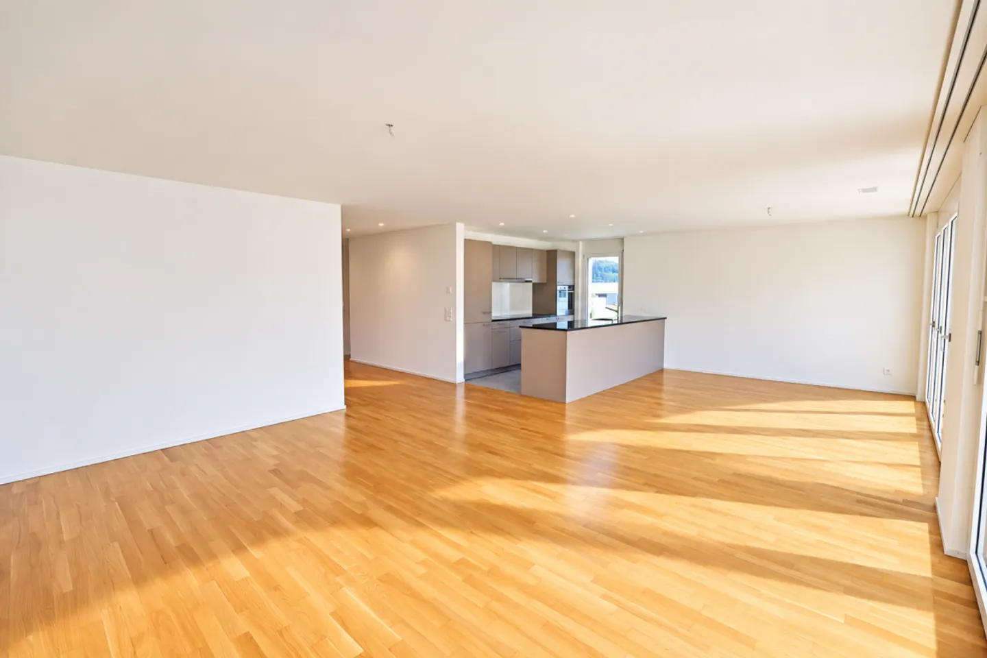 Grosszügige 4.5 Zimmerwohnung in familienfreundlichem Quartier! - Foto 3 von 13