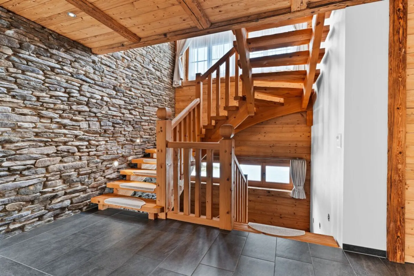 Exklusive Alpenchic-Villa im Herzen von Engelberg - Photo 4 of 8