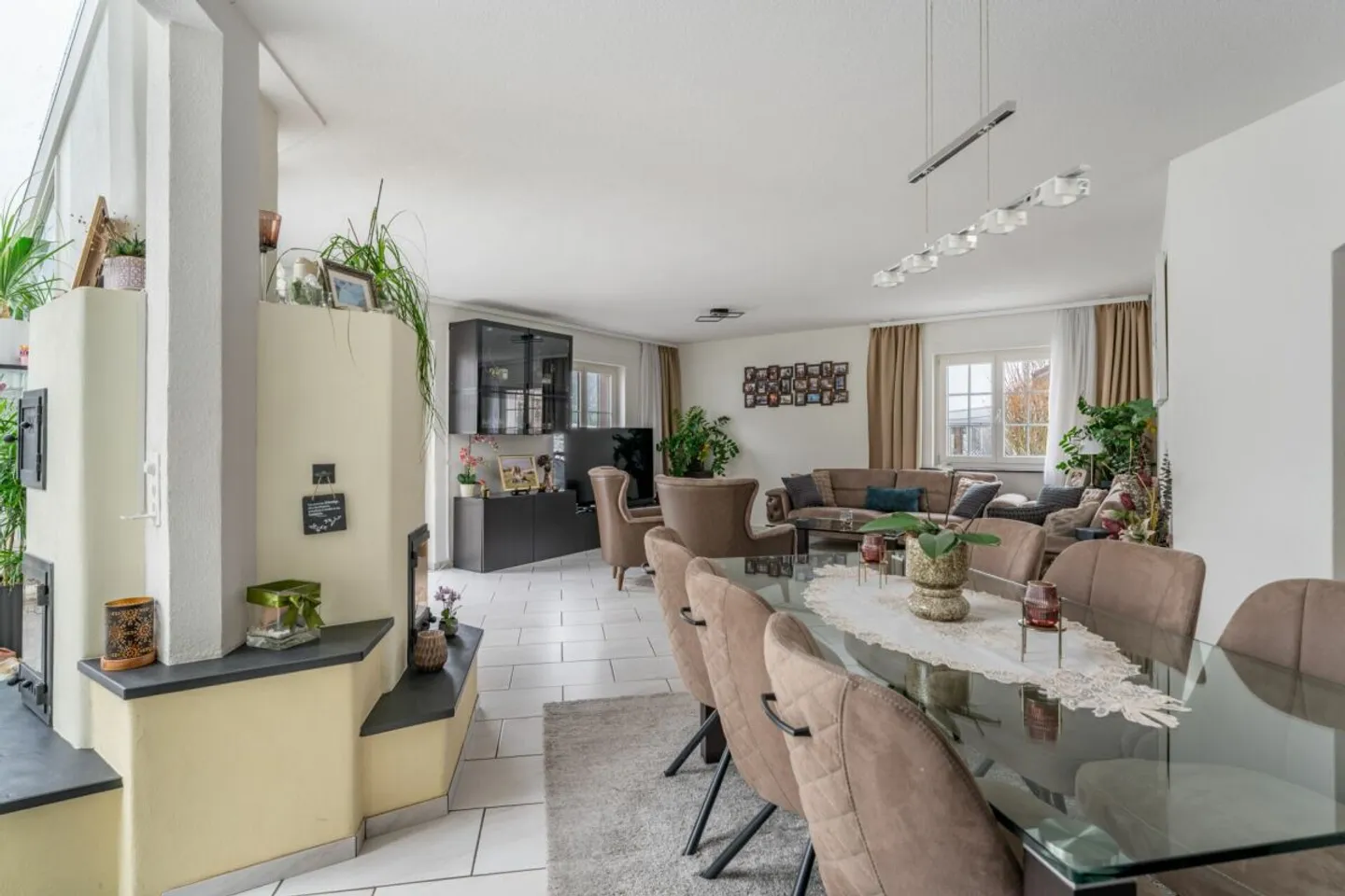 Geräumige 7- Zimmer Villa an der Landwirtschaftszone - Foto 7 di 13