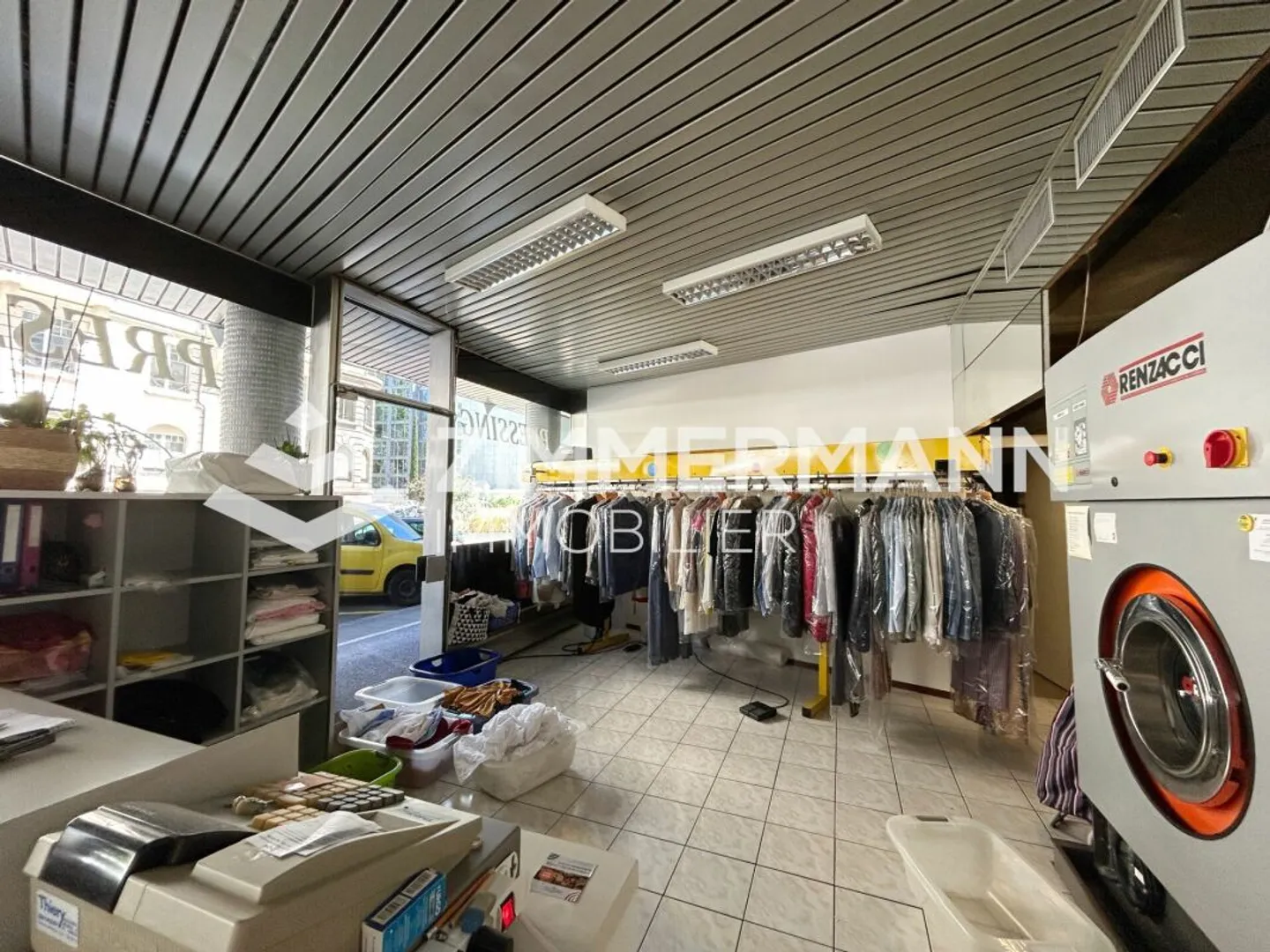 Arcade di 75 m² a Pâquis - Foto 2 di 4