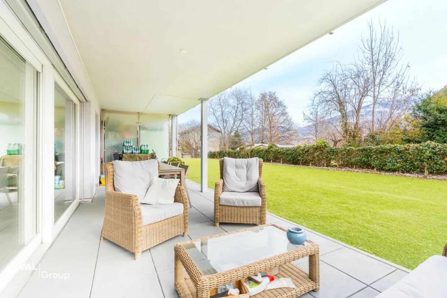 Spacieux et élégant rez de jardin de 4.5 pièces avec 120 m2 d'extérieurs - Foto 12 von 13