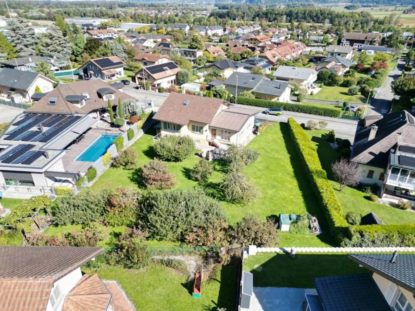 Individual Villa with 5.5 Rooms in Vouvry with Land of 1310 m² - Photo 2 of 13